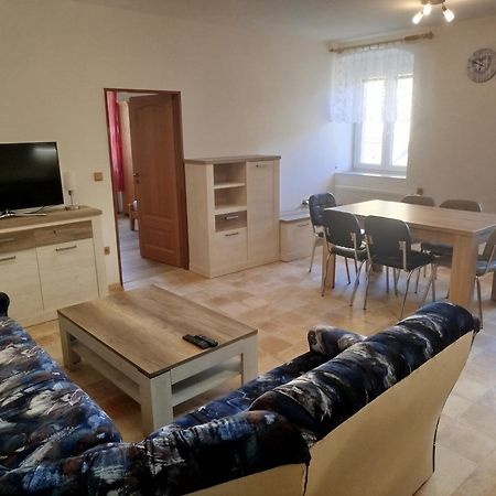 Apartmany Pod Baruncinou Skolou Česká Skalice Exterior foto