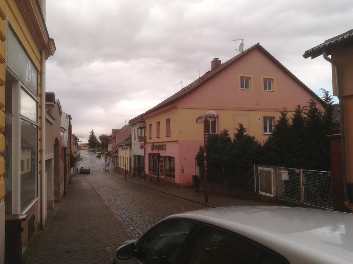Apartmany Pod Baruncinou Skolou Česká Skalice Exterior foto