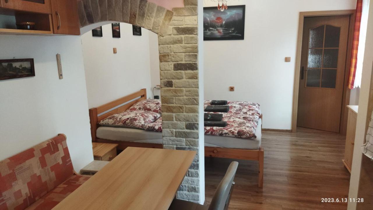 Apartmany Pod Baruncinou Skolou Česká Skalice Exterior foto